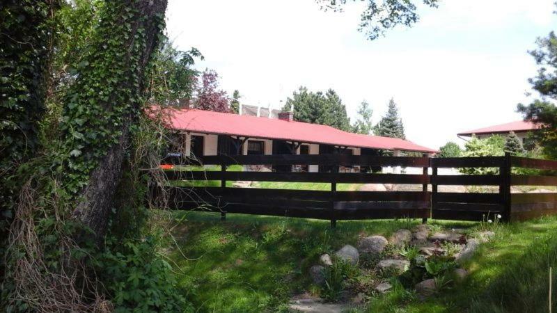 K.E.M.P. Inn Krzycko Male Exterior photo